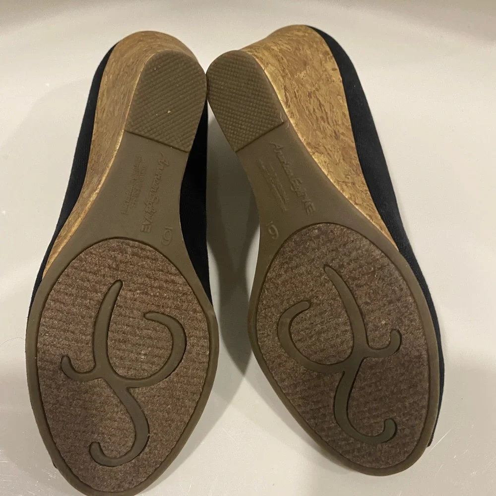 American Eagle Black Open Toe Wedge